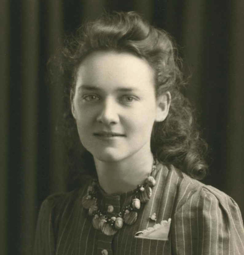 Photo of photos/Erna Catherine Maclennan 1917-2006 portrait